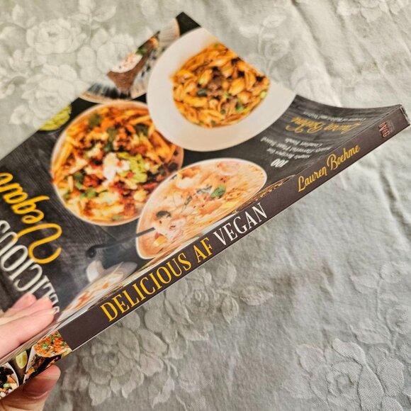 Delicious‎ AF Vegan by Lauren Boehme - Paperback - Picture 4 of 5
